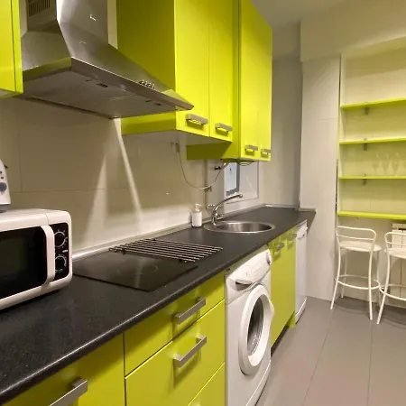 Homyat Prior Romo, Plaza Mayor Apartment