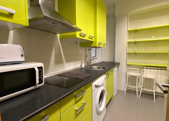 Homyat Prior Romo, Plaza Mayor アパート